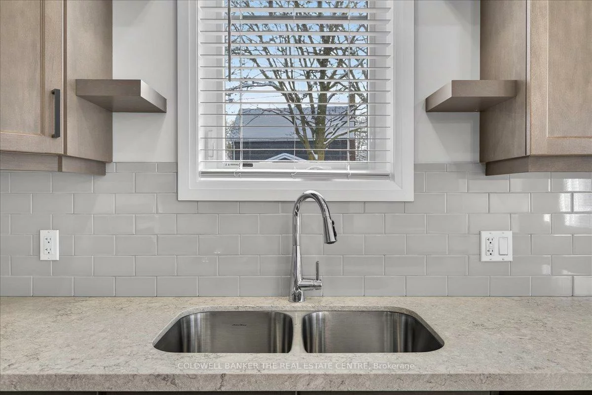 361, Queen, Central Newmarket, Newmarket