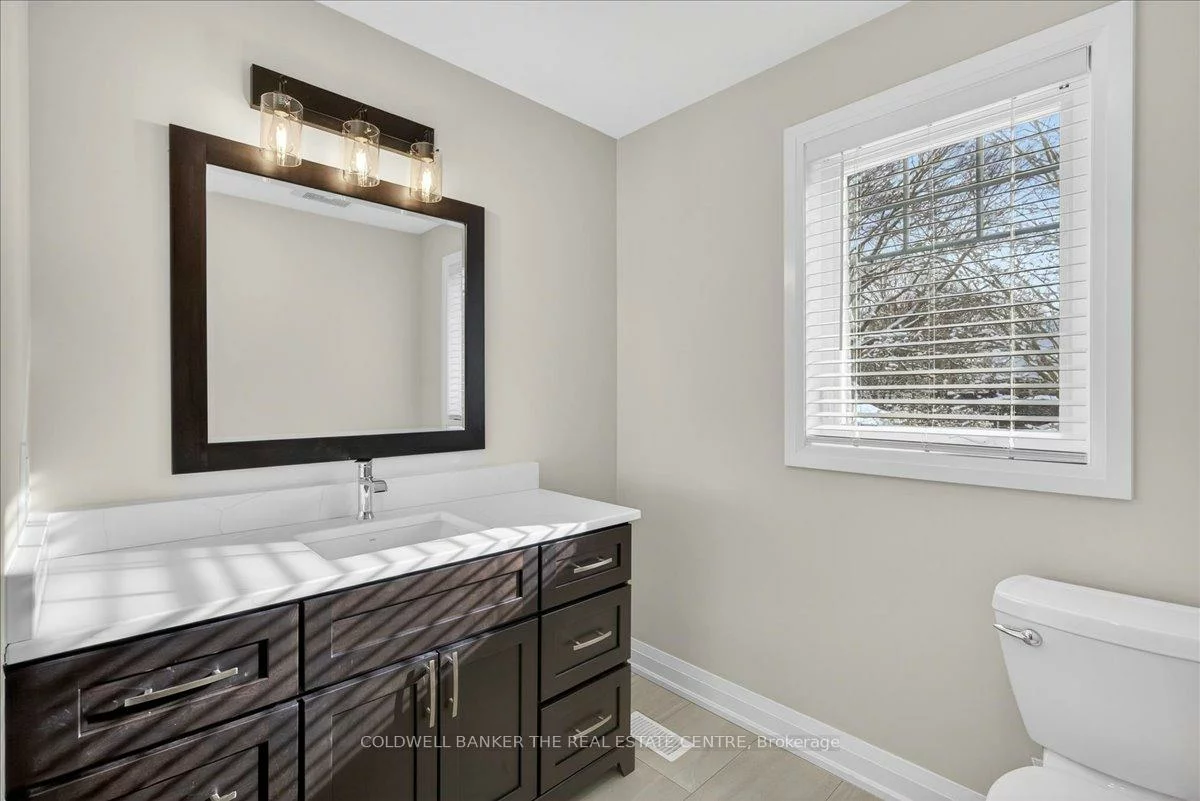 361, Queen, Central Newmarket, Newmarket