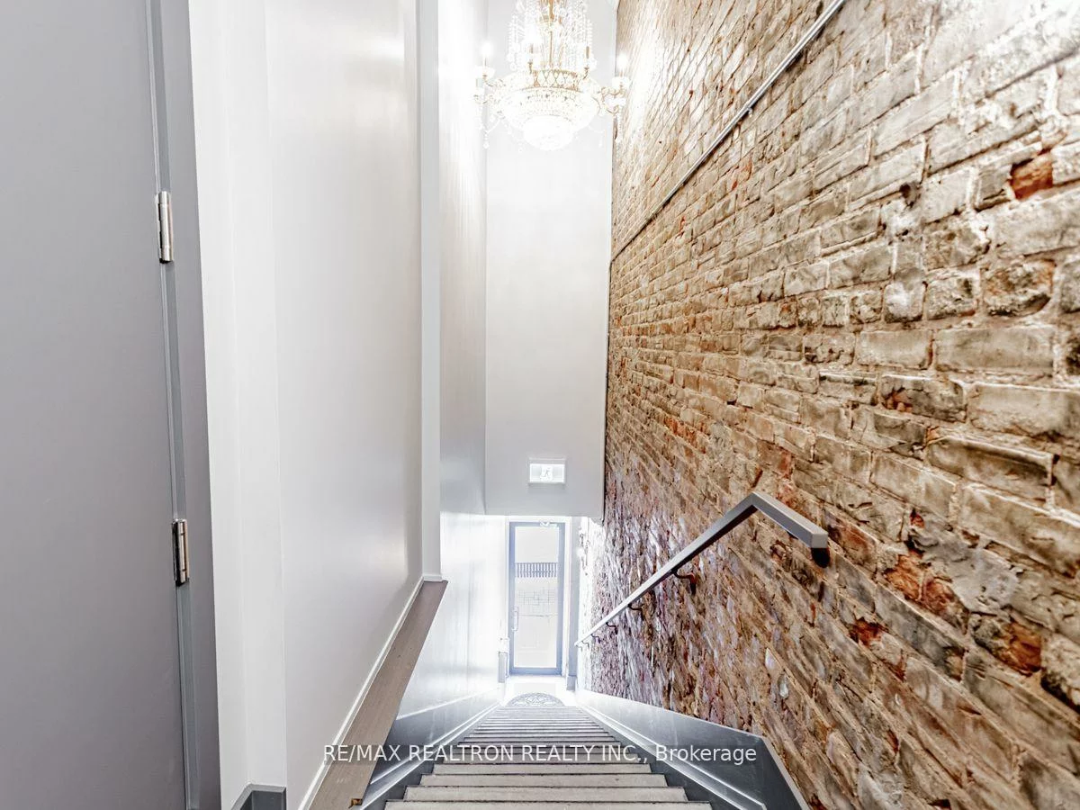 205, Main, Central Newmarket, Newmarket