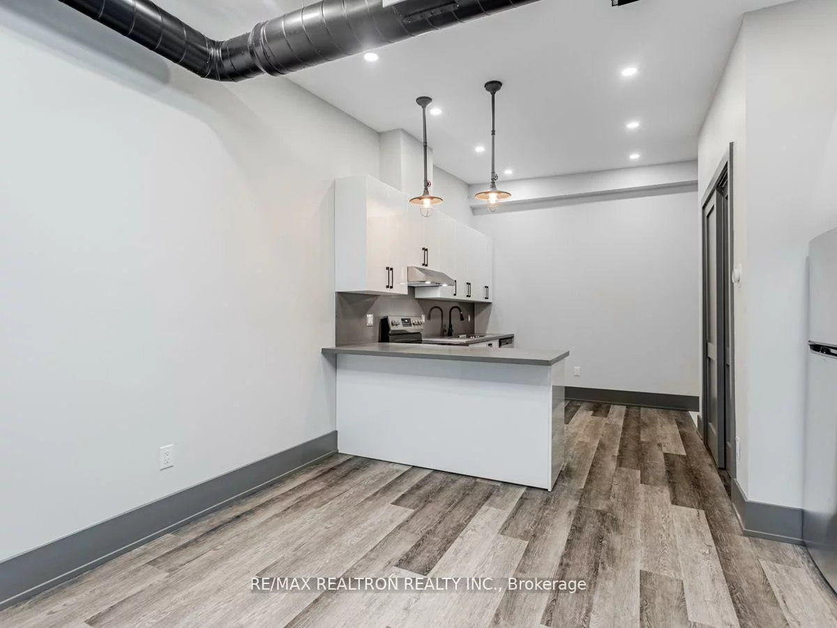 205, Main, Central Newmarket, Newmarket