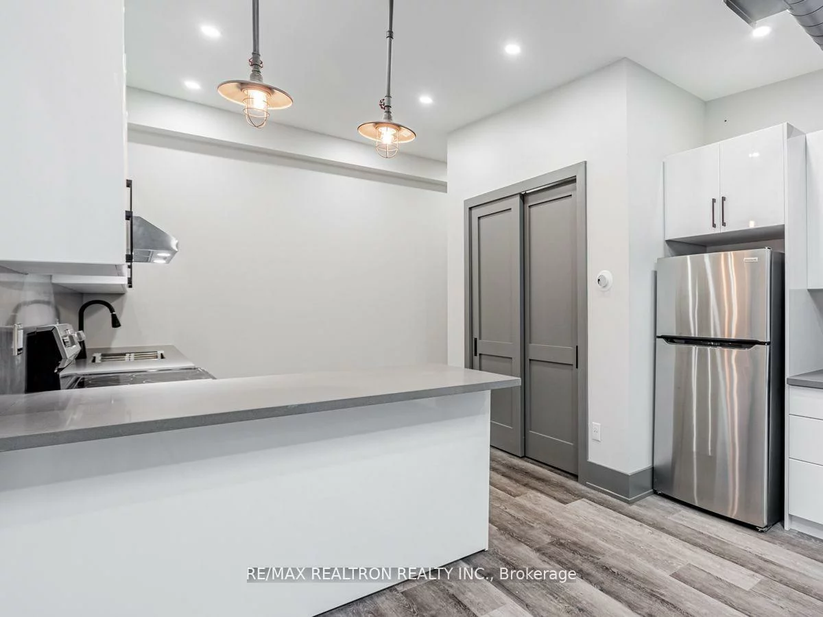 205, Main, Central Newmarket, Newmarket