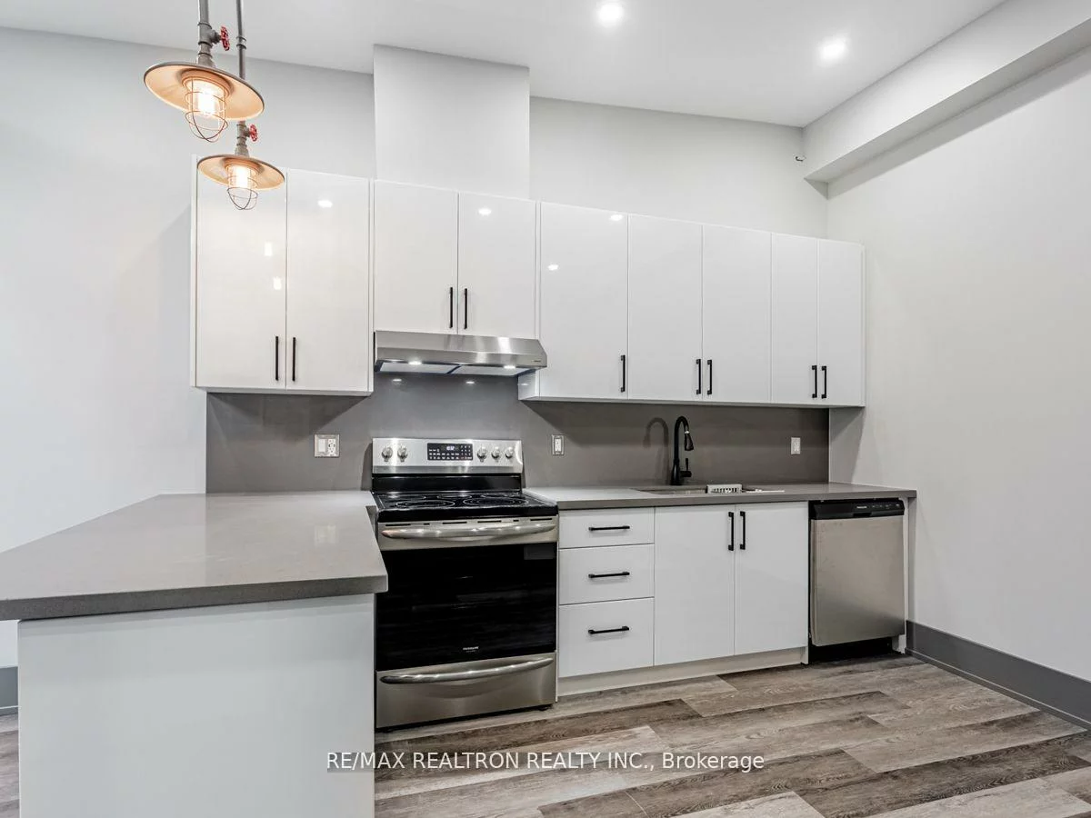 205, Main, Central Newmarket, Newmarket