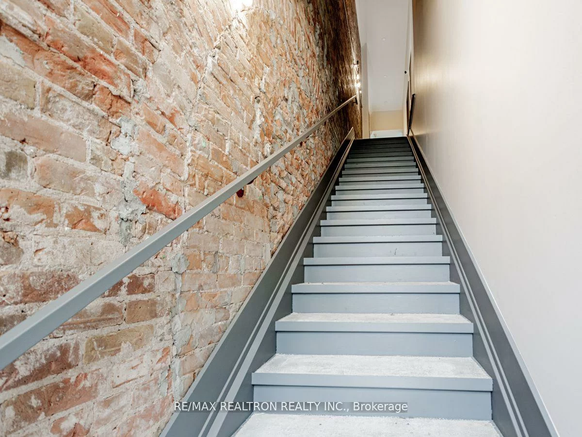 205, Main, Central Newmarket, Newmarket