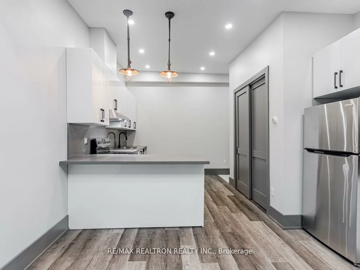 205, Main, Central Newmarket, Newmarket