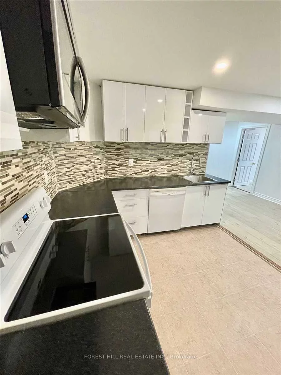 432, Sydor, Stonehaven-Wyndham, Newmarket