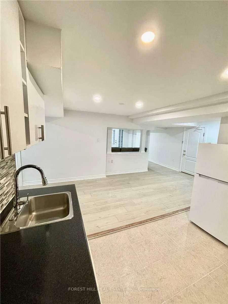 432, Sydor, Stonehaven-Wyndham, Newmarket