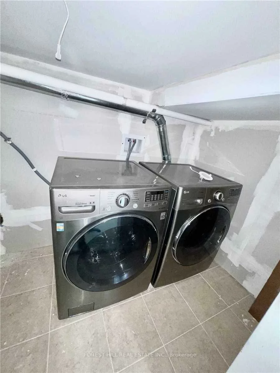 432, Sydor, Stonehaven-Wyndham, Newmarket