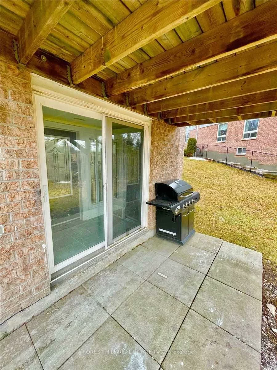 432, Sydor, Stonehaven-Wyndham, Newmarket