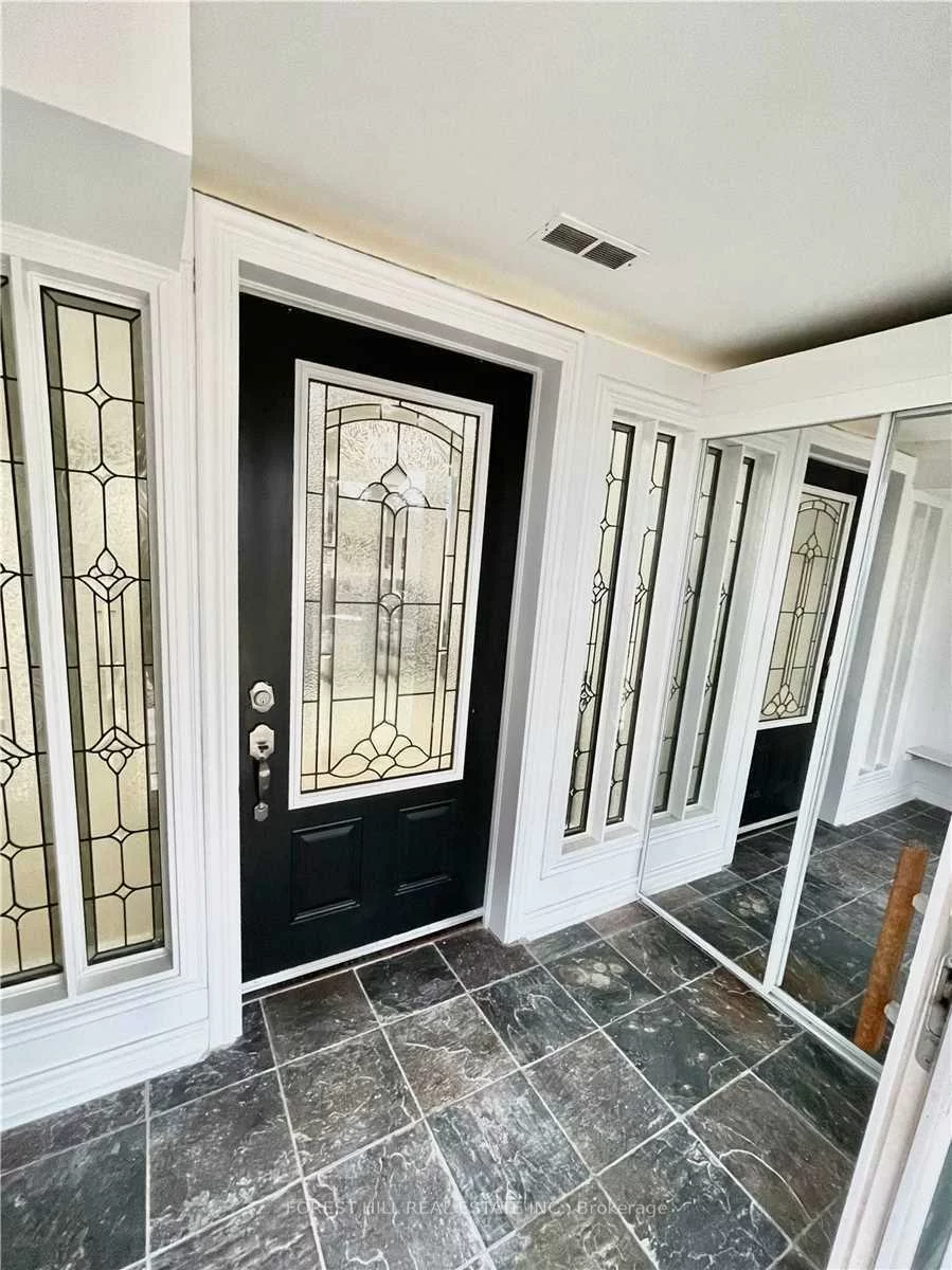 432, Sydor, Stonehaven-Wyndham, Newmarket