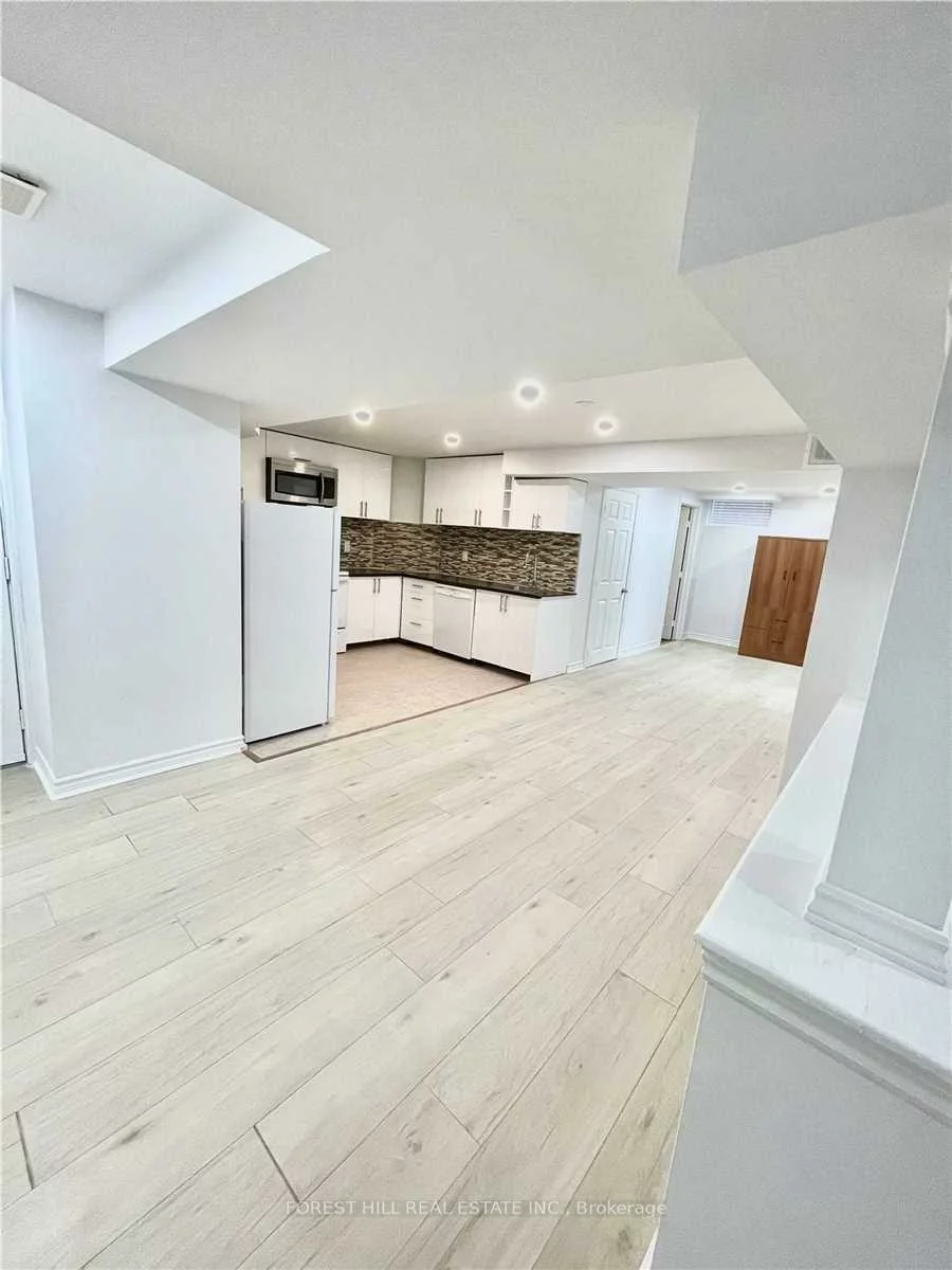 432, Sydor, Stonehaven-Wyndham, Newmarket