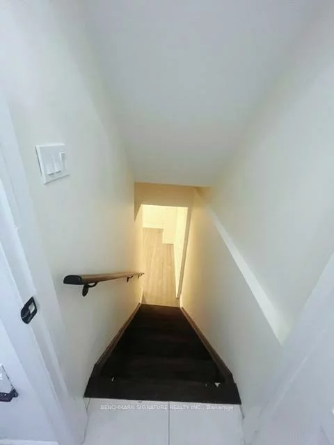 1300, Blencowe Cres (Bsmt), Stonehaven-Wyndham, Newmarket