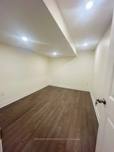 1300, Blencowe Cres (Bsmt), Stonehaven-Wyndham, Newmarket