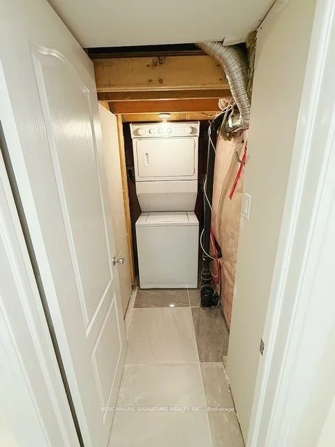 1300, Blencowe Cres (Bsmt), Stonehaven-Wyndham, Newmarket