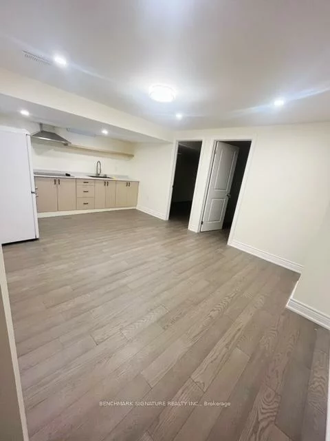 1300, Blencowe Cres (Bsmt), Stonehaven-Wyndham, Newmarket