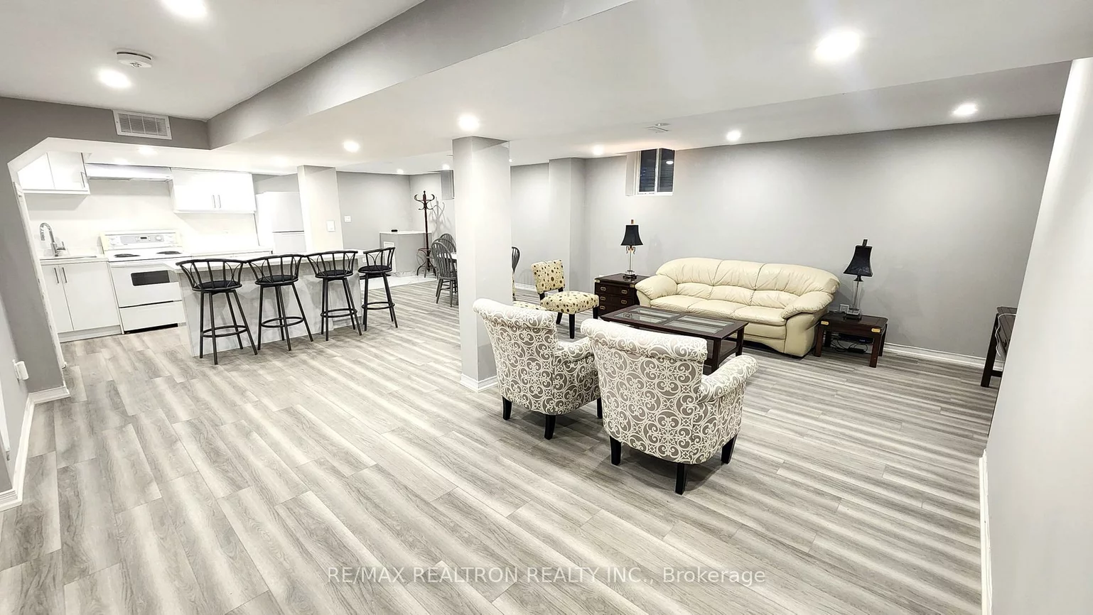 689, Leslie Valley, Huron Heights-Leslie Valley, Newmarket