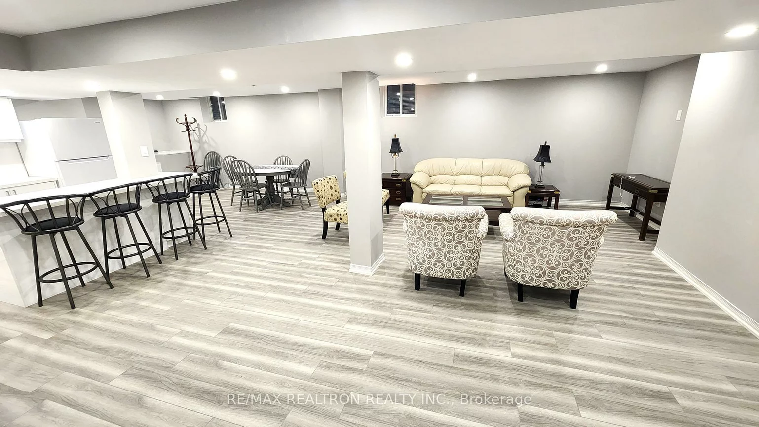 689, Leslie Valley, Huron Heights-Leslie Valley, Newmarket