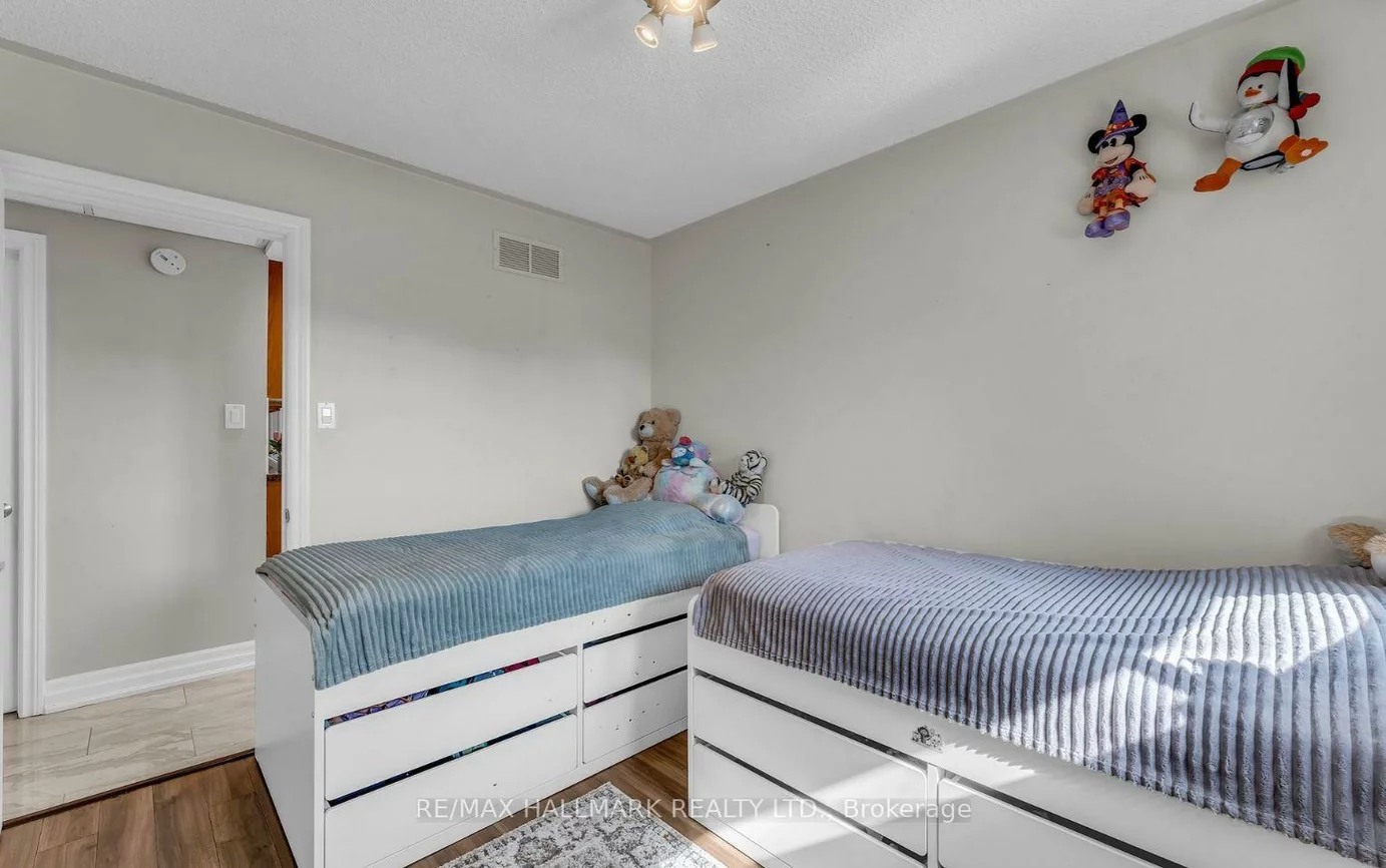 1060, Elgin, Huron Heights-Leslie Valley, Newmarket