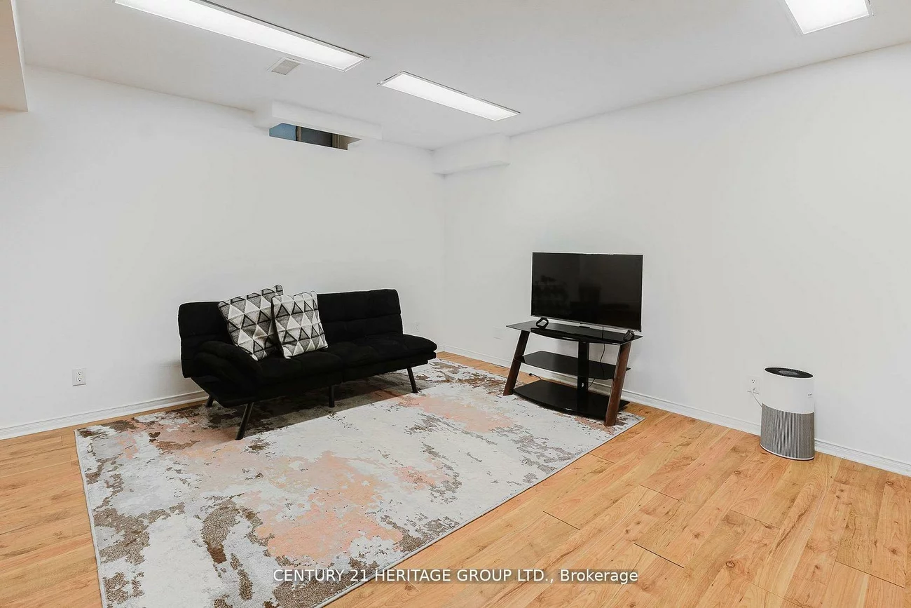 601, Mcbean, Stonehaven-Wyndham, Newmarket