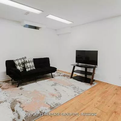 601, Mcbean, Stonehaven-Wyndham, Newmarket