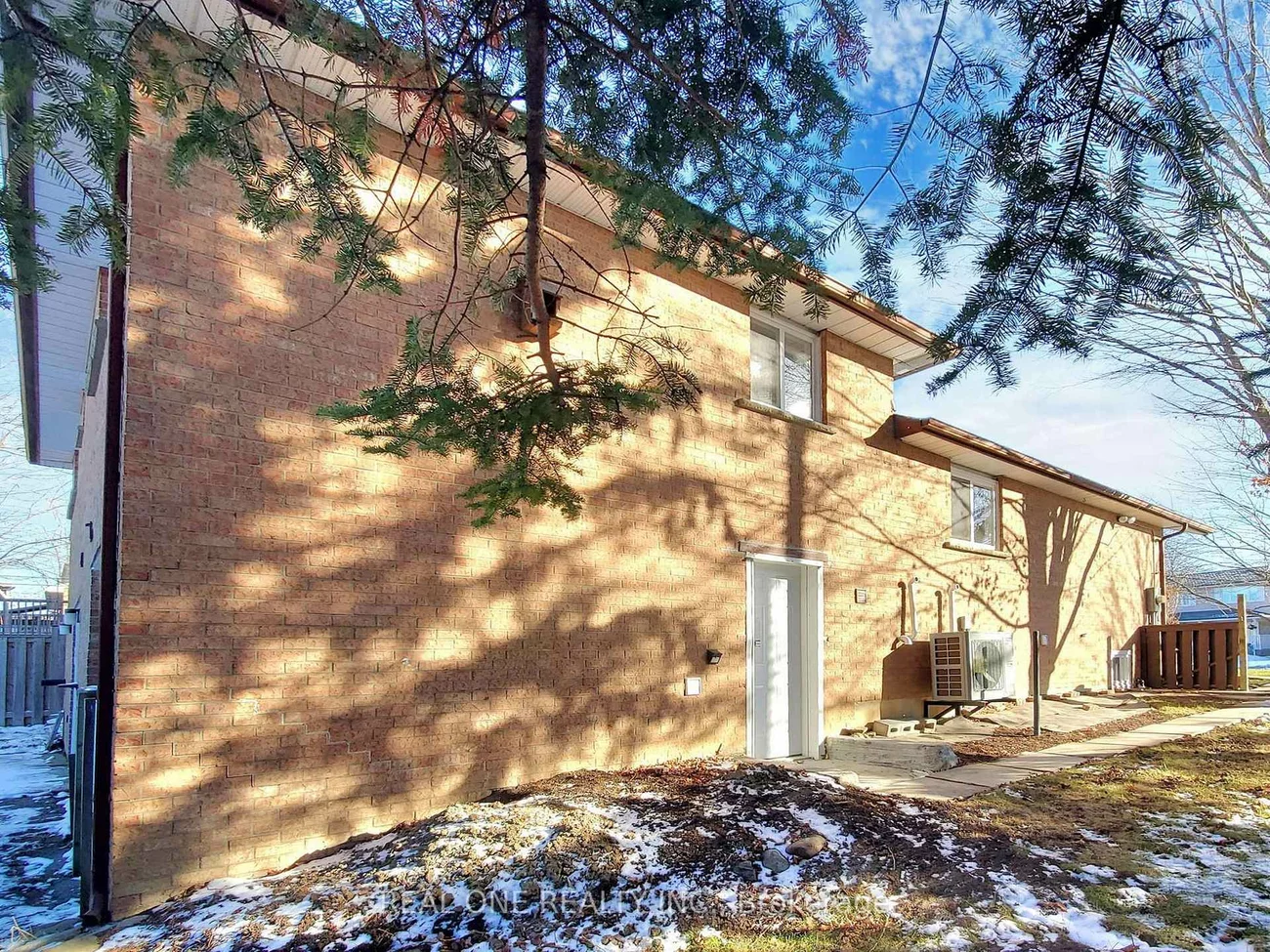 47, Lowe, Huron Heights-Leslie Valley, Newmarket