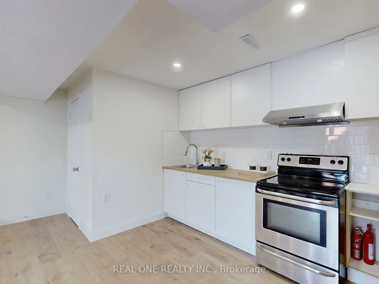 47, Lowe, Huron Heights-Leslie Valley, Newmarket