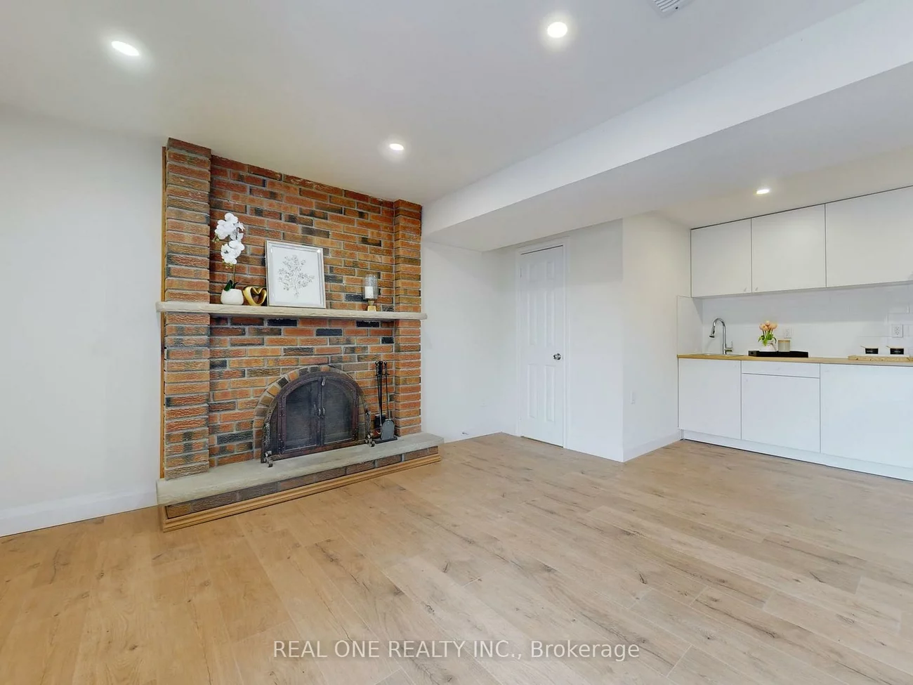 47, Lowe, Huron Heights-Leslie Valley, Newmarket