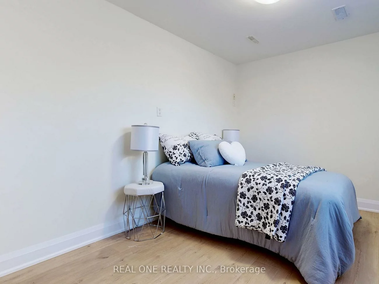 47, Lowe, Huron Heights-Leslie Valley, Newmarket