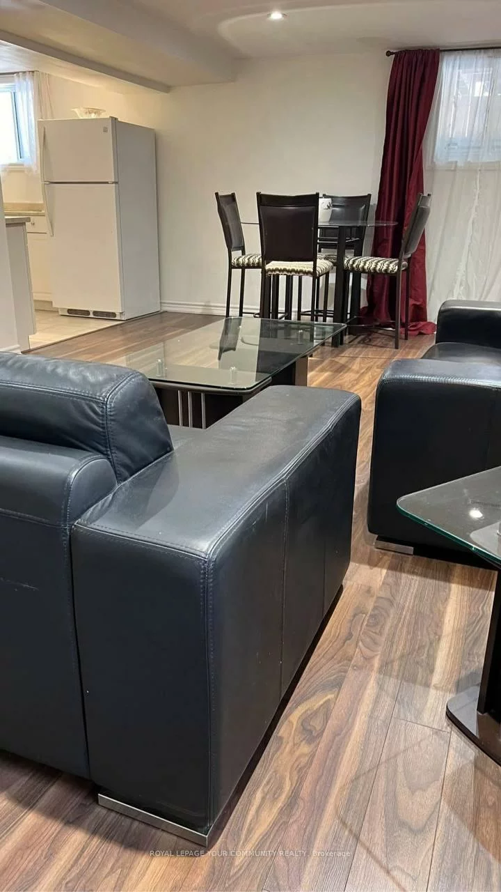 299, Towercrest, Central Newmarket, Newmarket