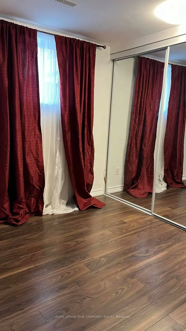 299, Towercrest, Central Newmarket, Newmarket