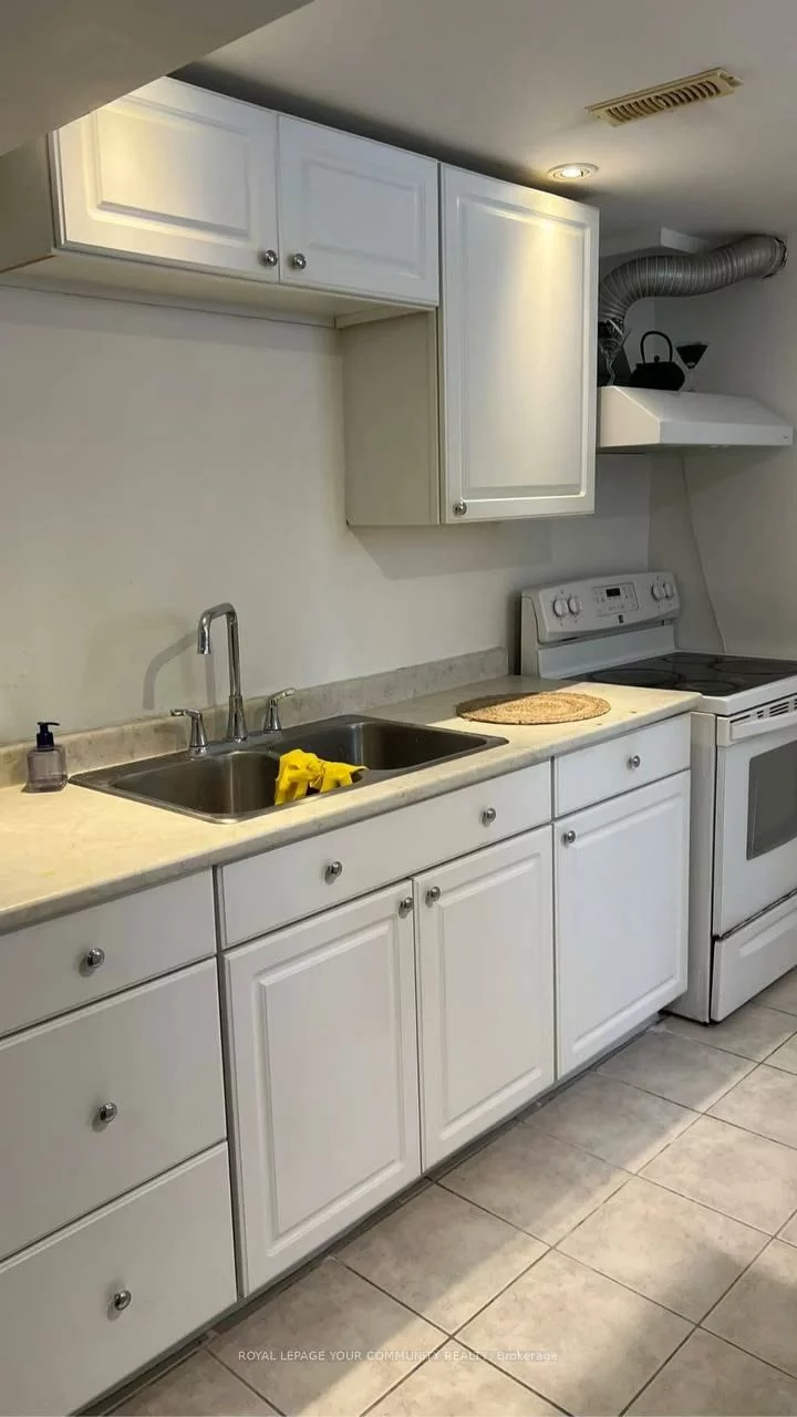 299, Towercrest, Central Newmarket, Newmarket