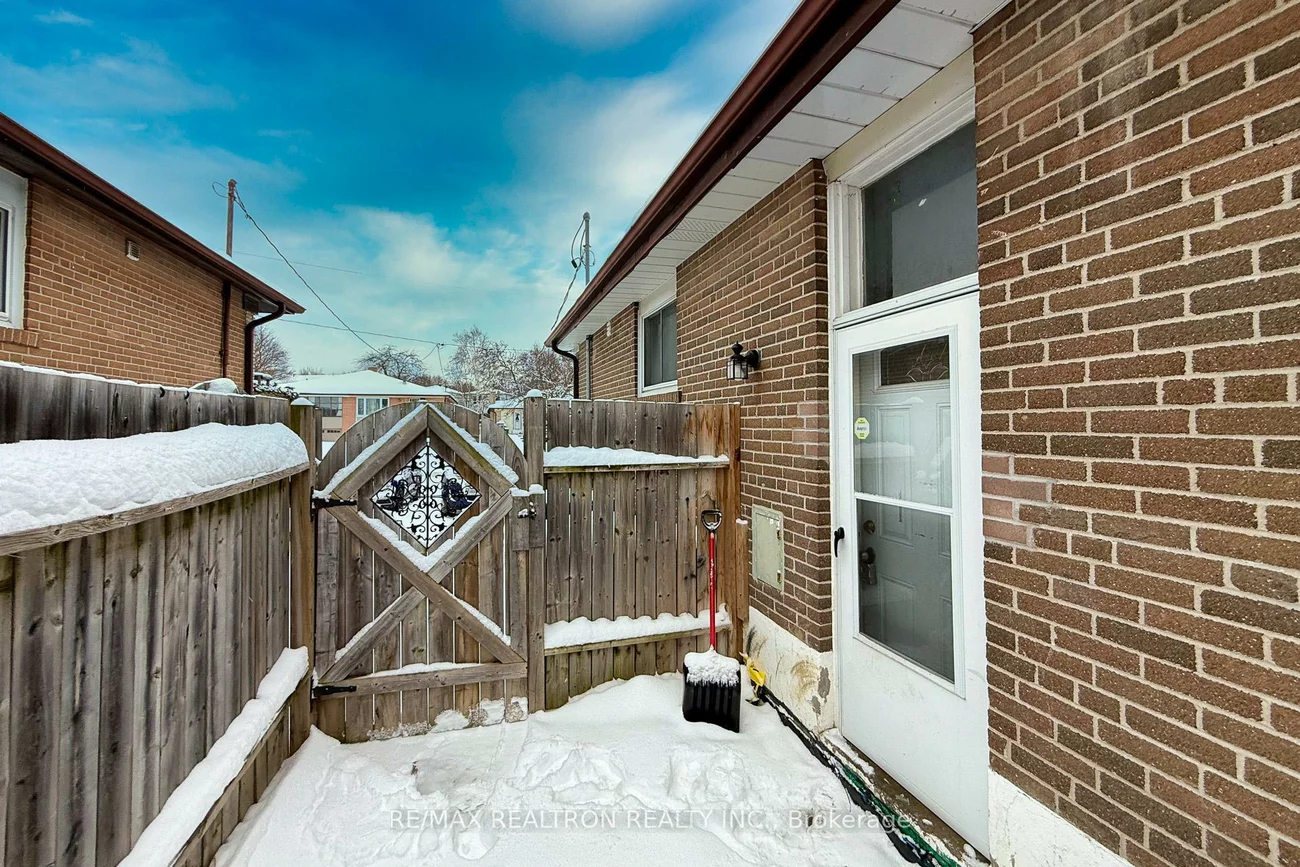 705, Sunnypoint, Huron Heights-Leslie Valley, Newmarket