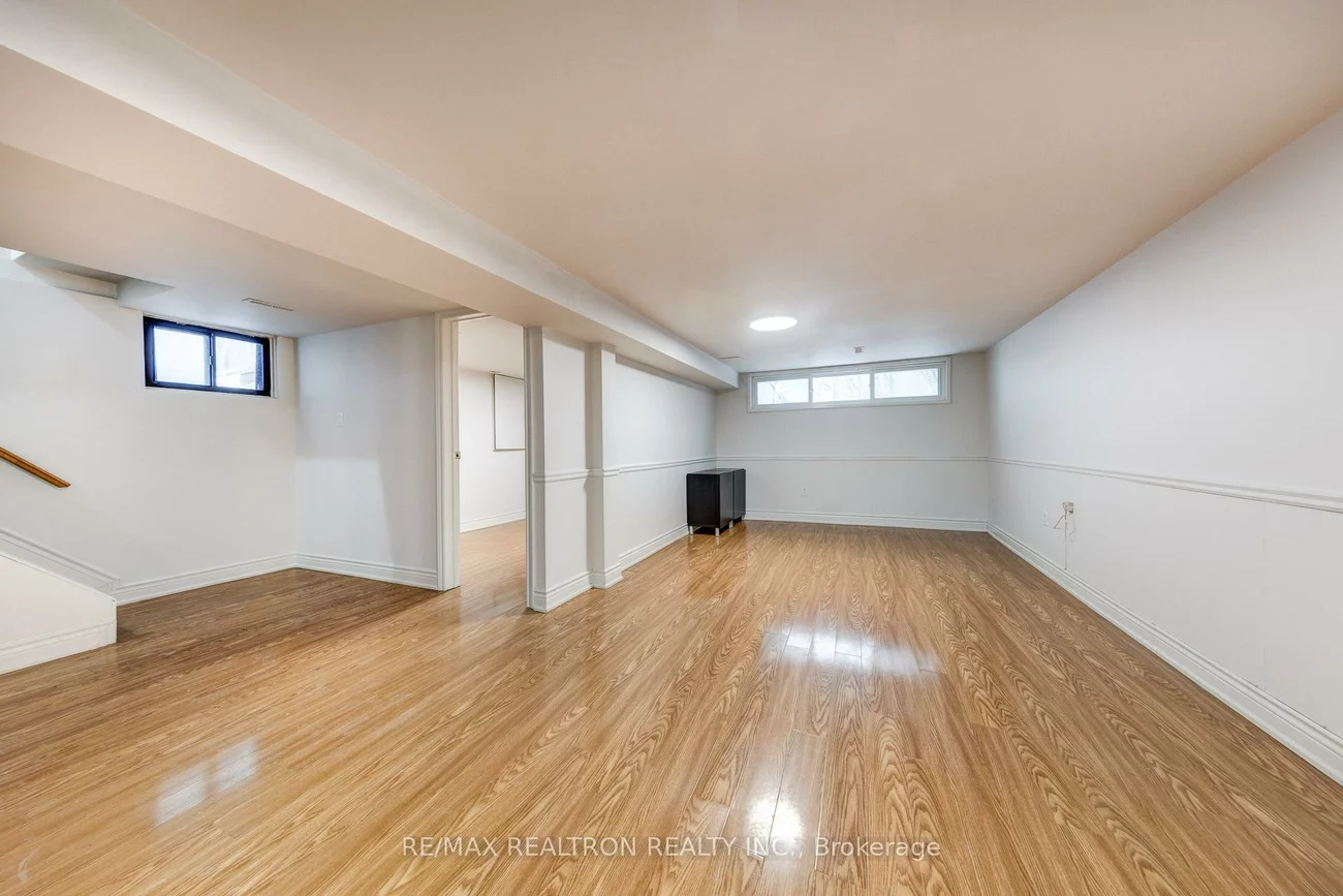 705, Sunnypoint, Huron Heights-Leslie Valley, Newmarket