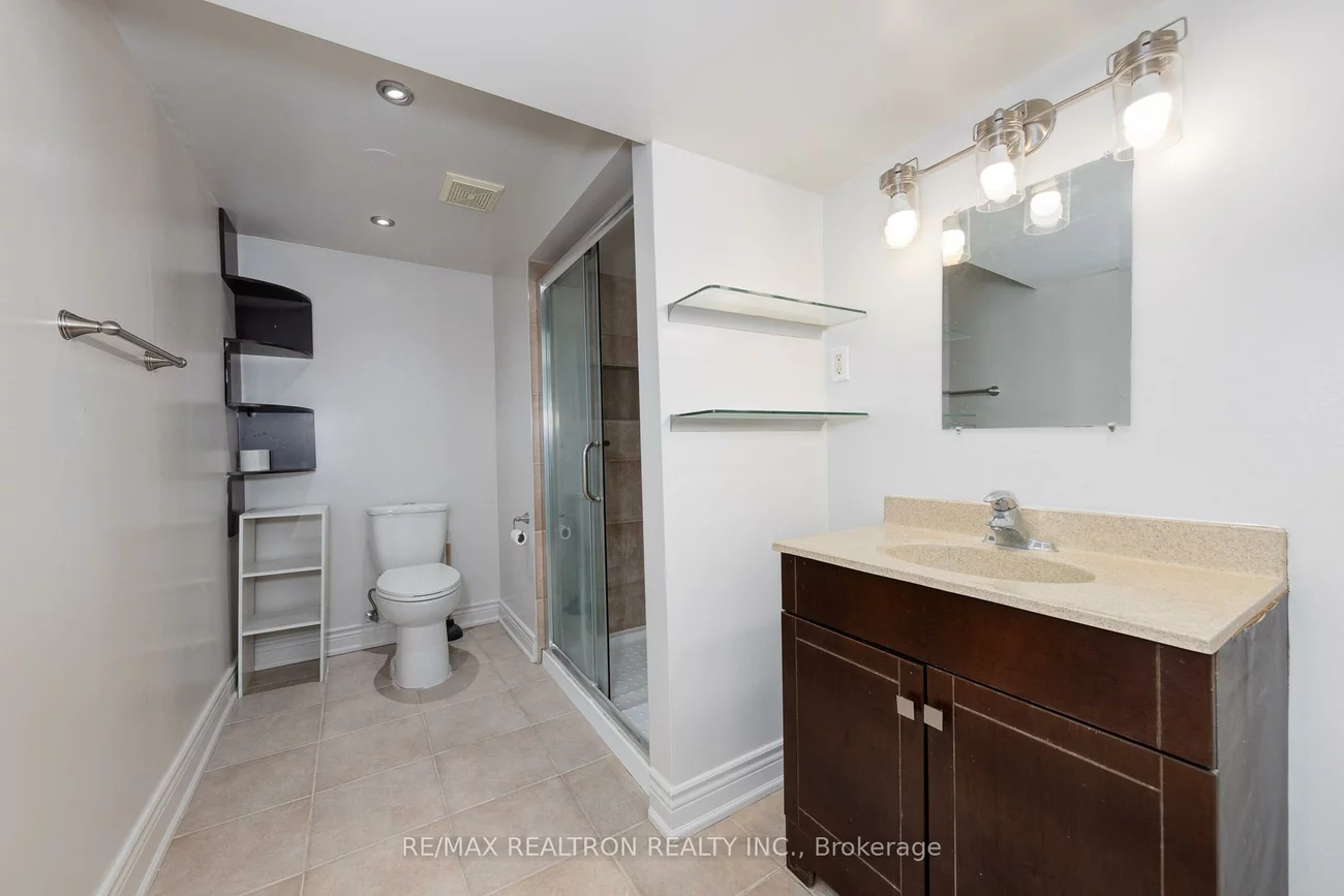 705, Sunnypoint, Huron Heights-Leslie Valley, Newmarket