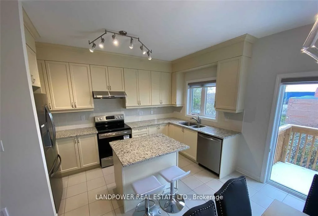 107, Gordon, Gorham-College Manor, Newmarket