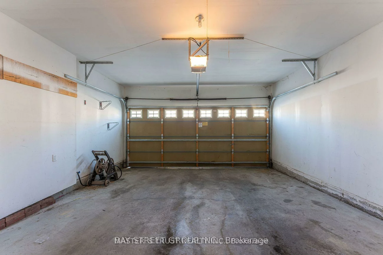 471, Kwapis, Woodland Hill, Newmarket