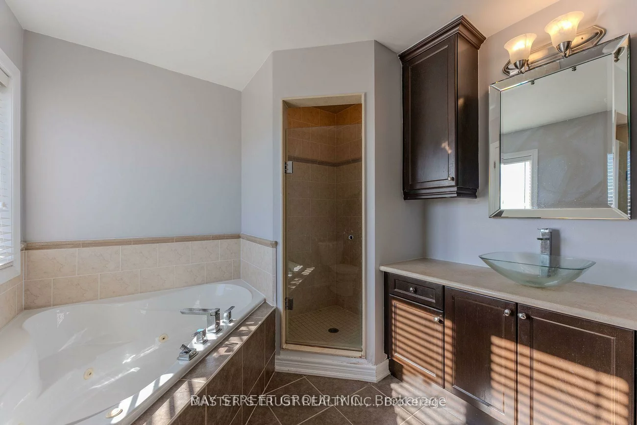 471, Kwapis, Woodland Hill, Newmarket