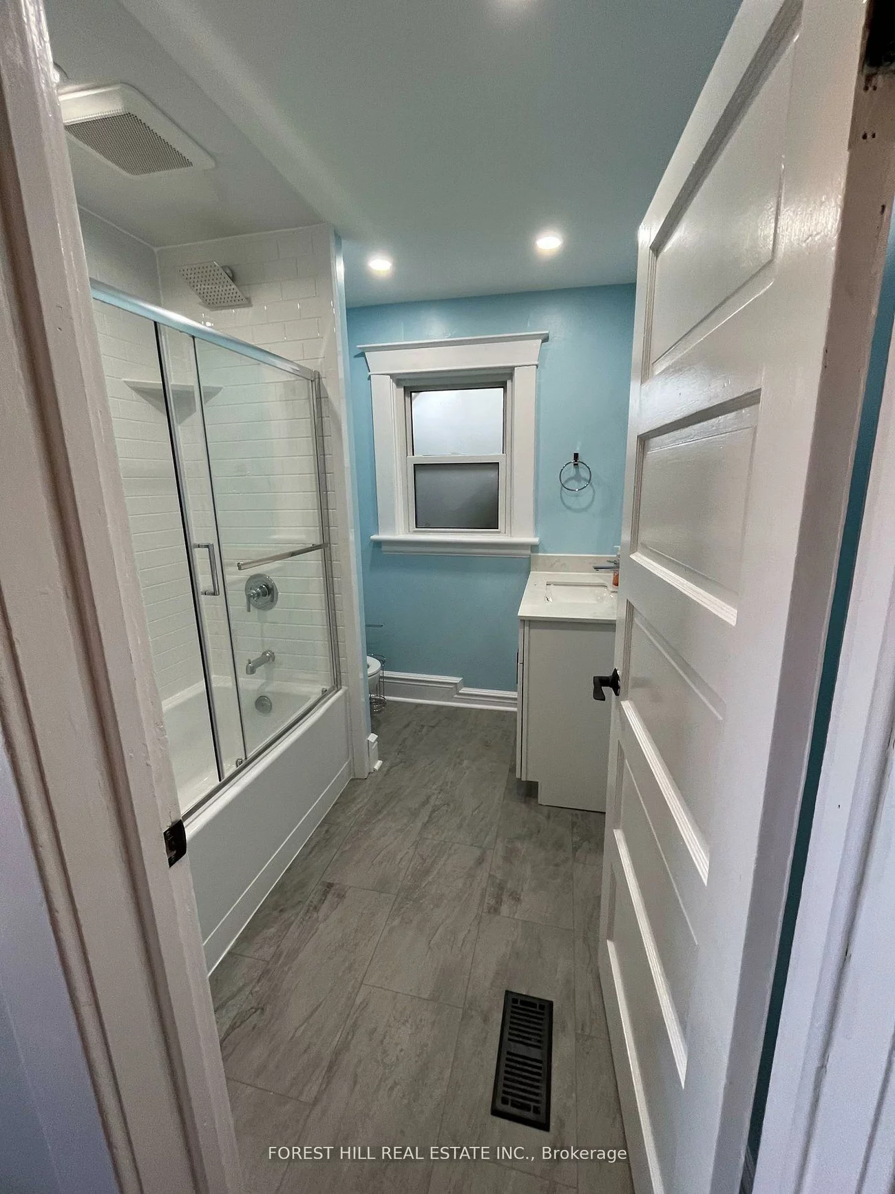 324, Andrew, Central Newmarket, Newmarket