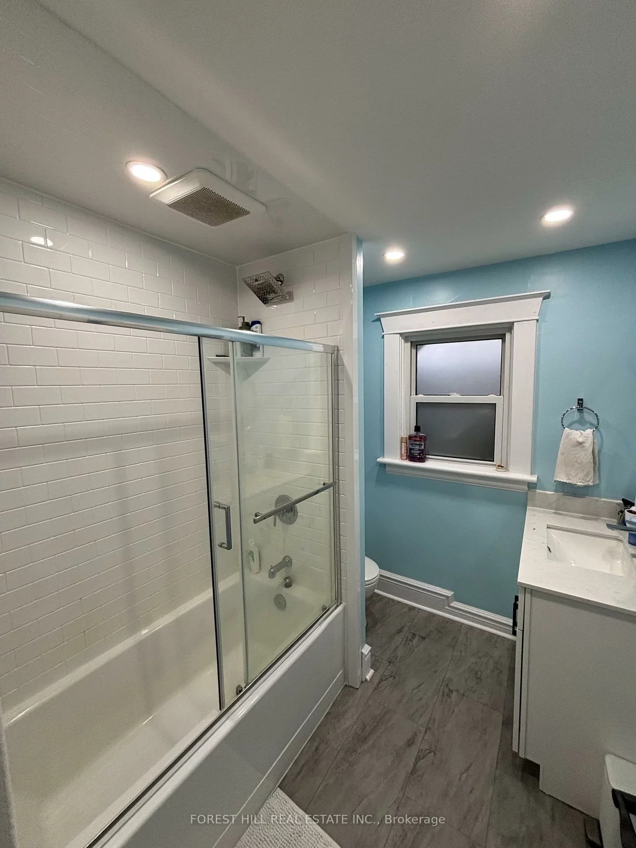 324, Andrew, Central Newmarket, Newmarket