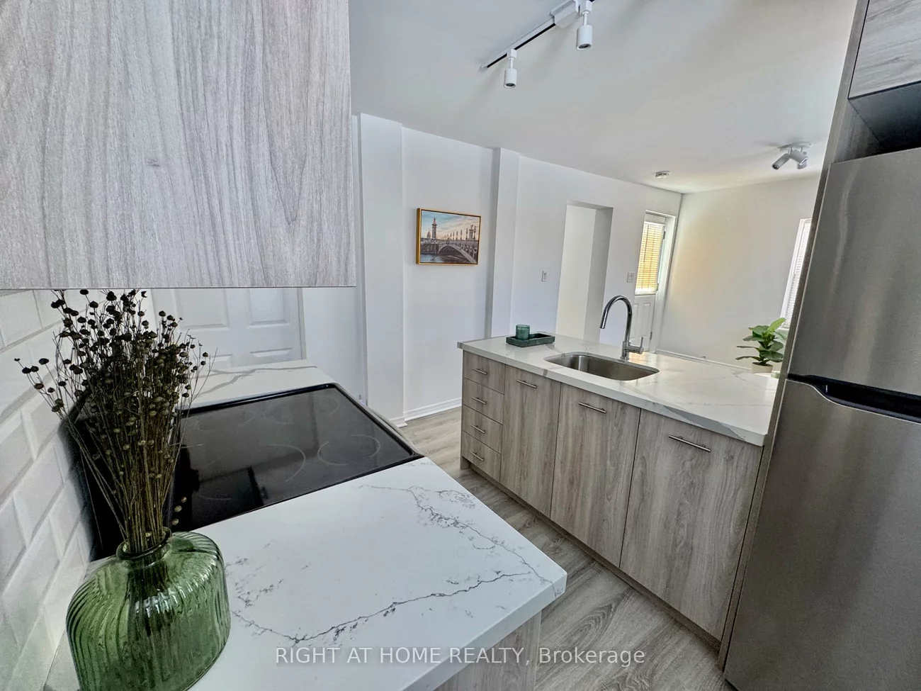 469, Queen, Central Newmarket, Newmarket