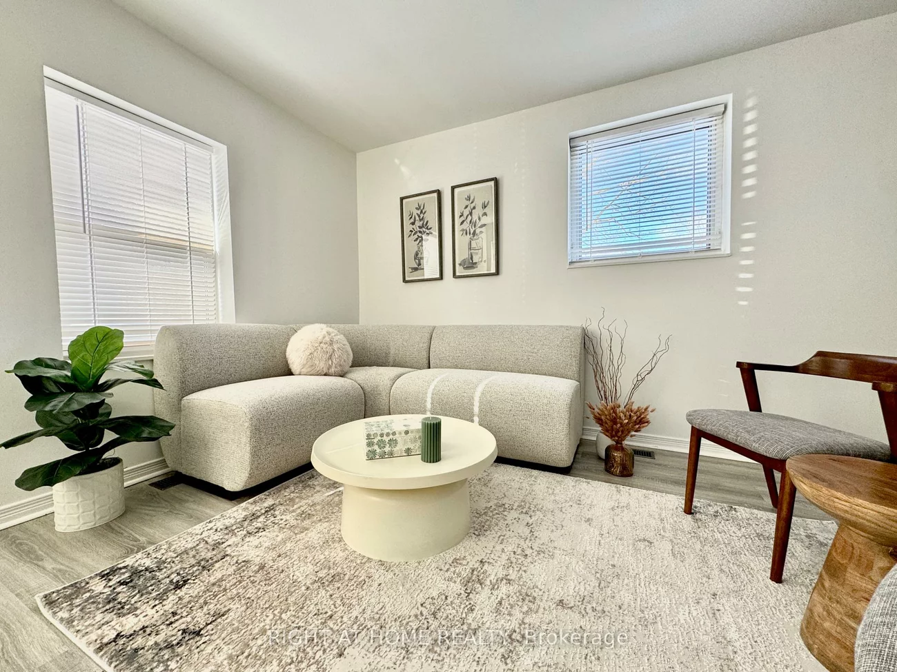 469, Queen, Central Newmarket, Newmarket