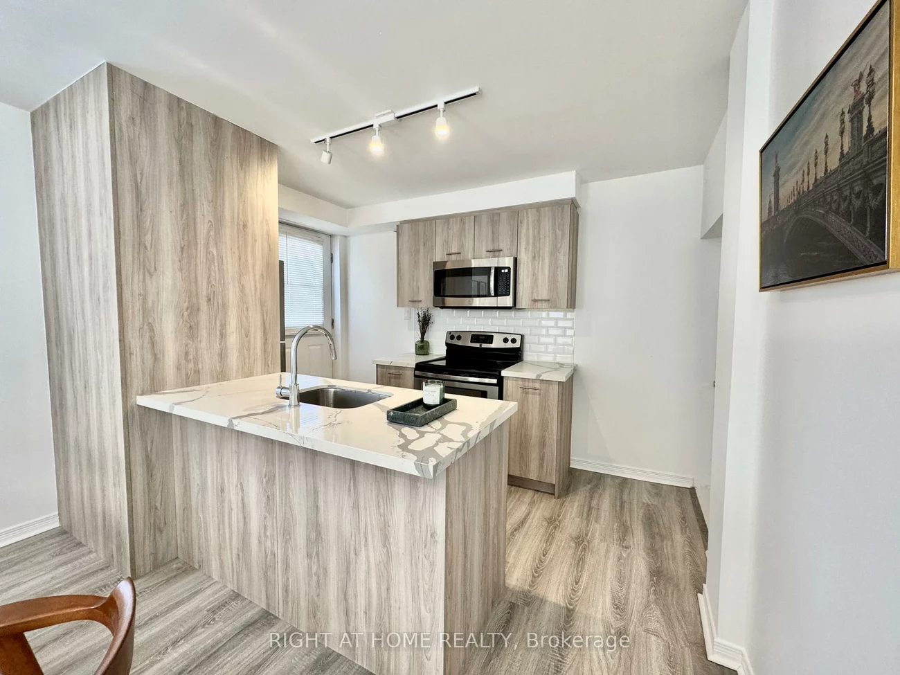 469, Queen, Central Newmarket, Newmarket