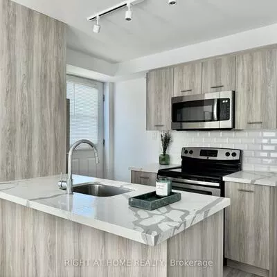 469, Queen, Central Newmarket, Newmarket