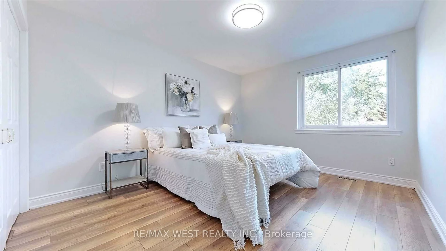 360, Dixon, Central Newmarket, Newmarket