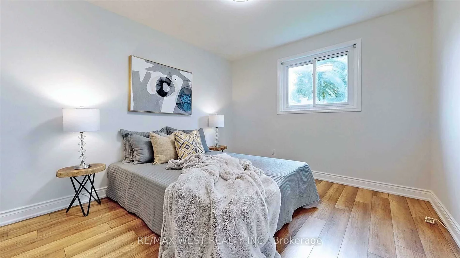 360, Dixon, Central Newmarket, Newmarket