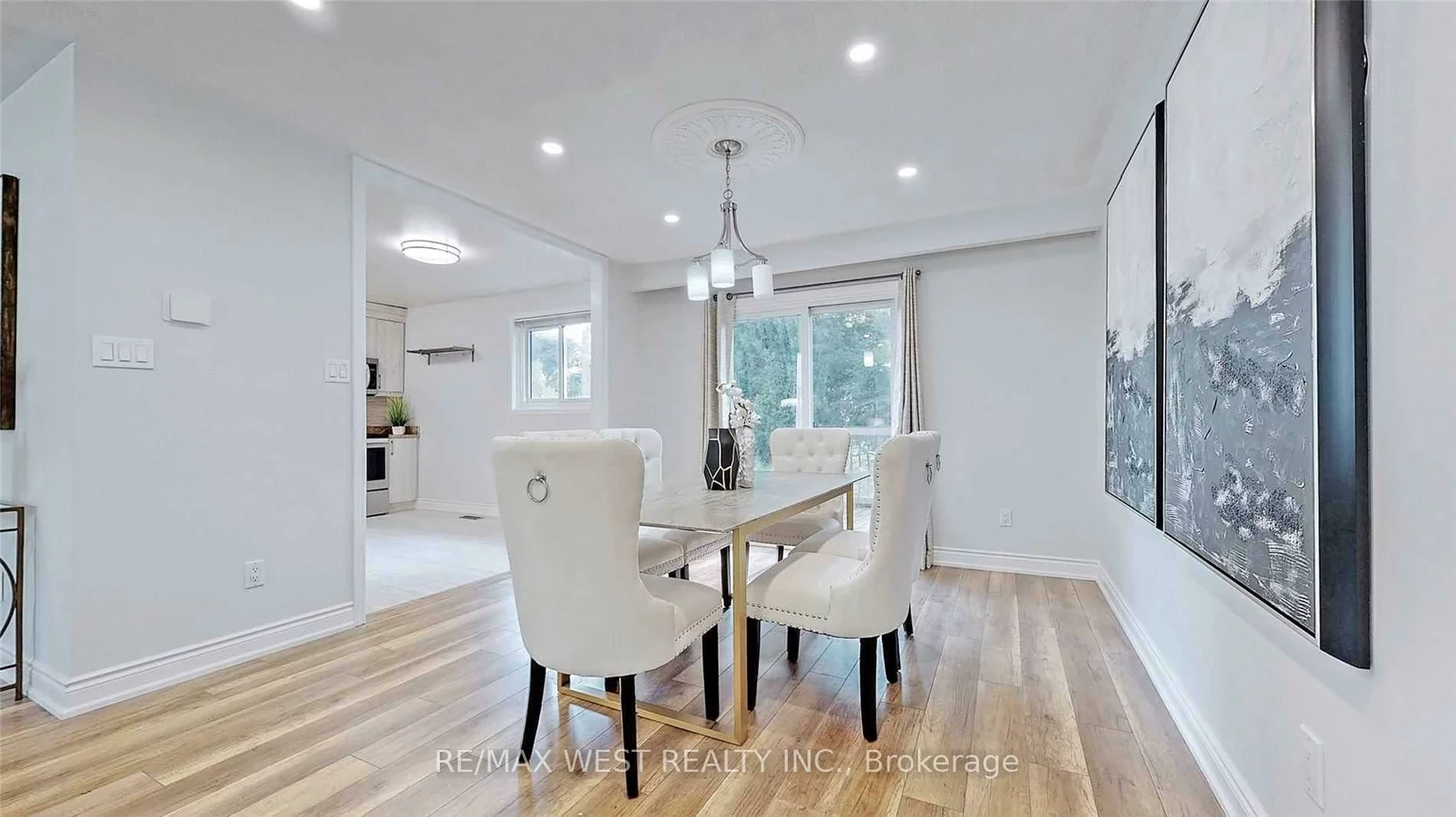 360, Dixon, Central Newmarket, Newmarket