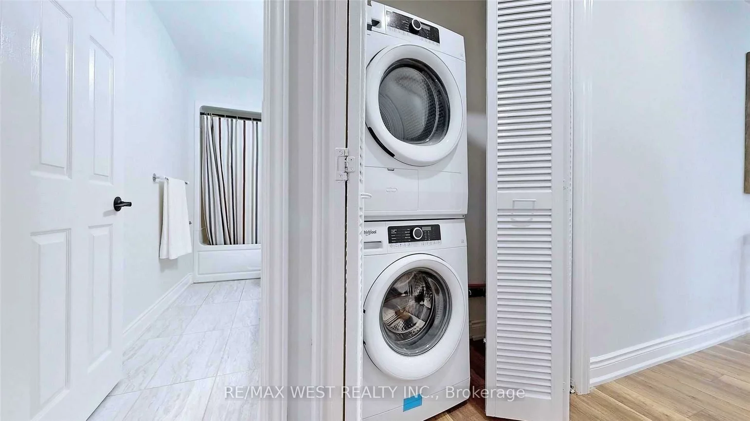 360, Dixon, Central Newmarket, Newmarket