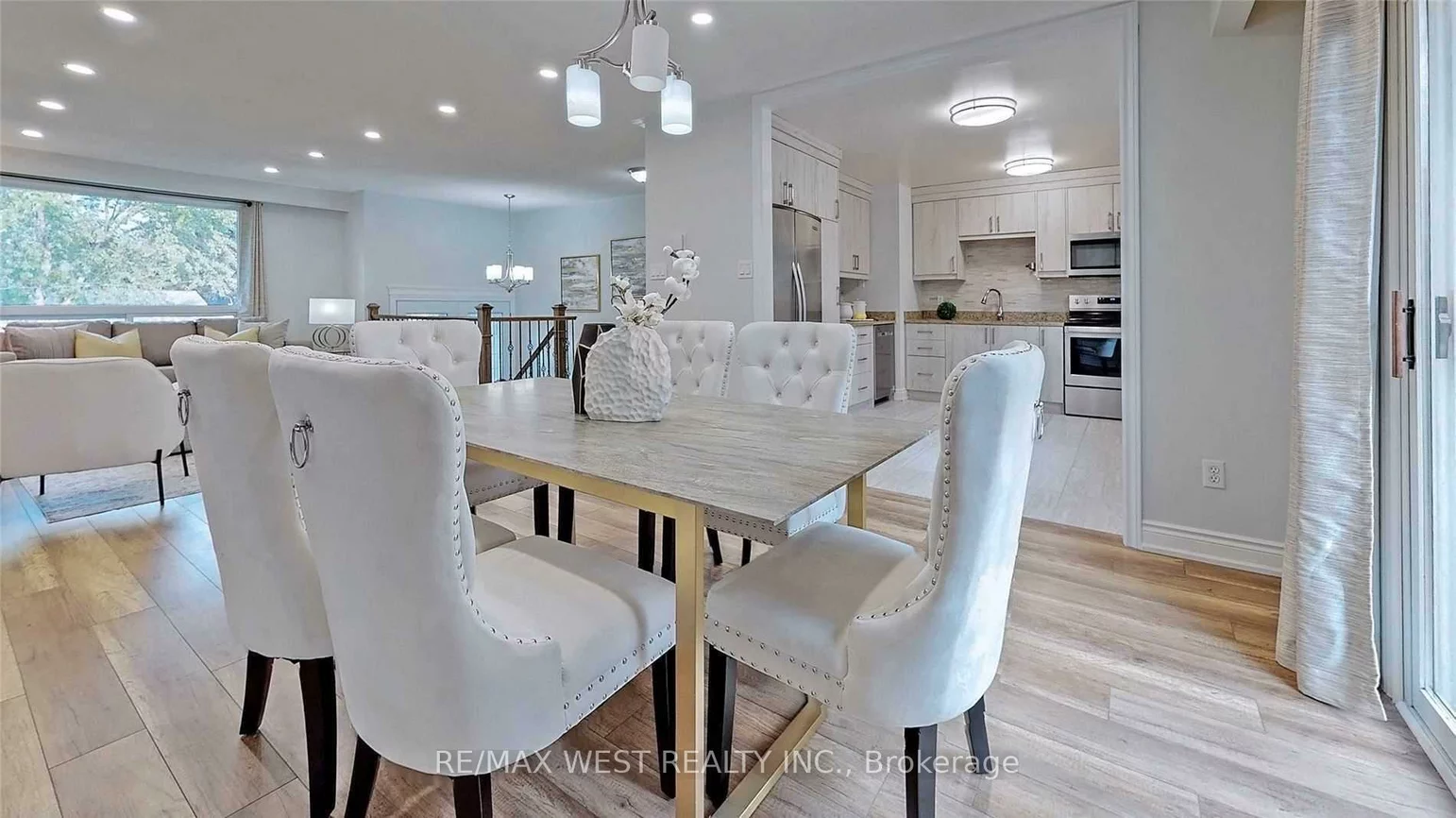 360, Dixon, Central Newmarket, Newmarket