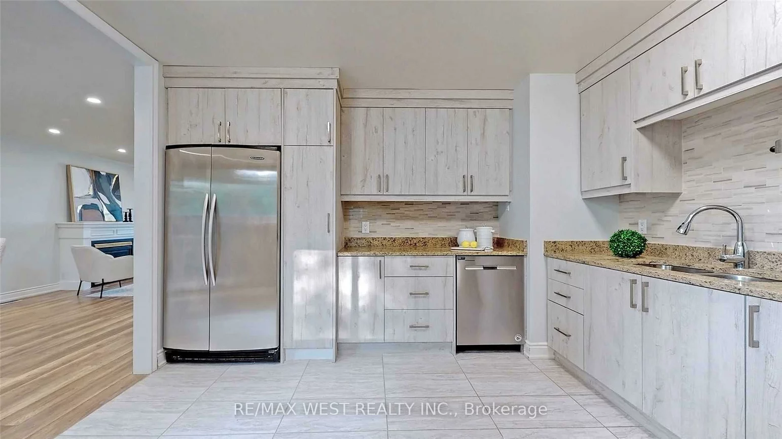 360, Dixon, Central Newmarket, Newmarket