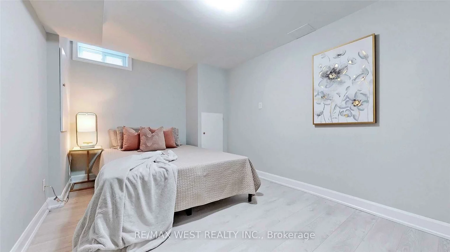 360, Dixon, Central Newmarket, Newmarket