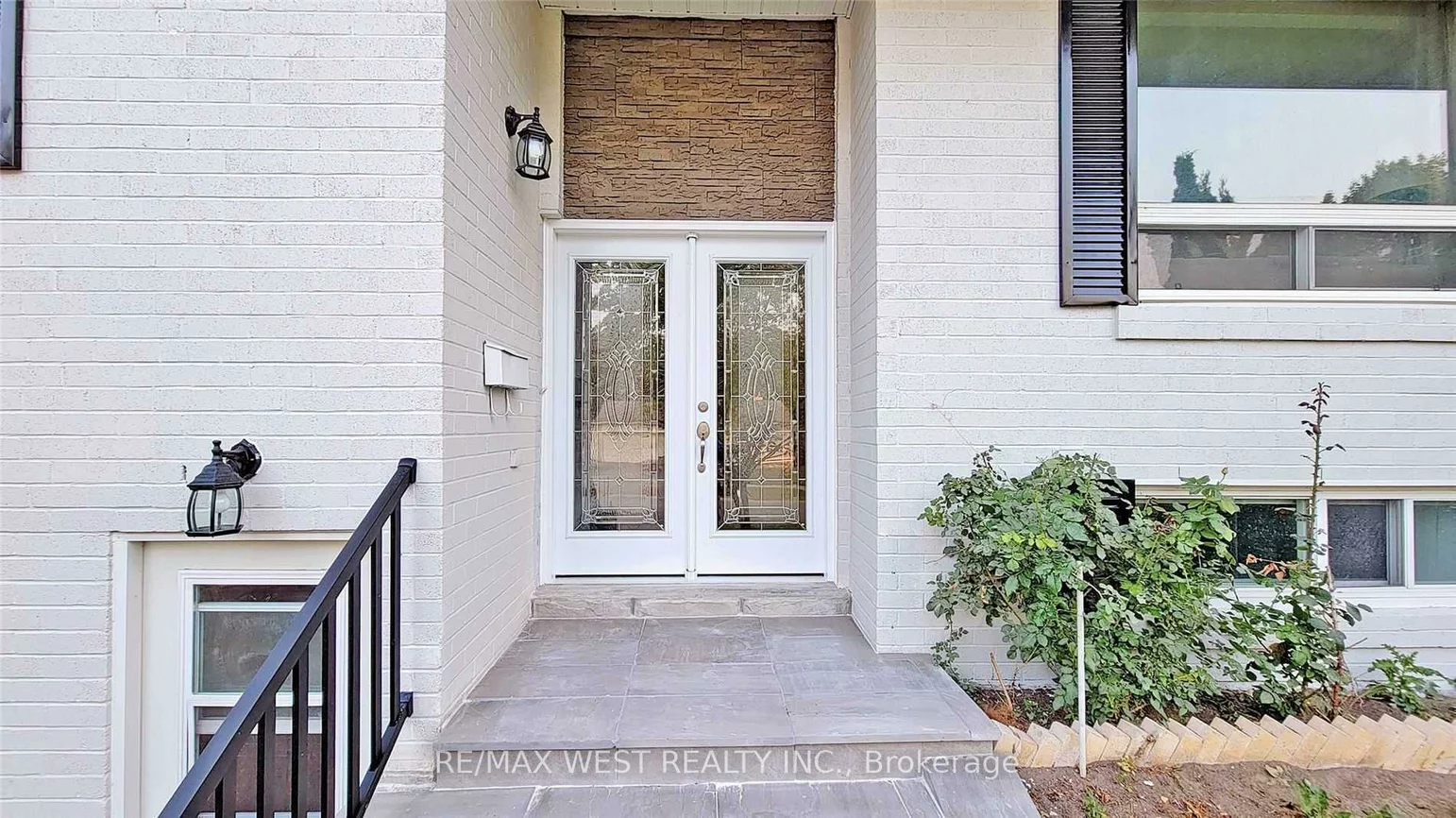 360, Dixon, Central Newmarket, Newmarket